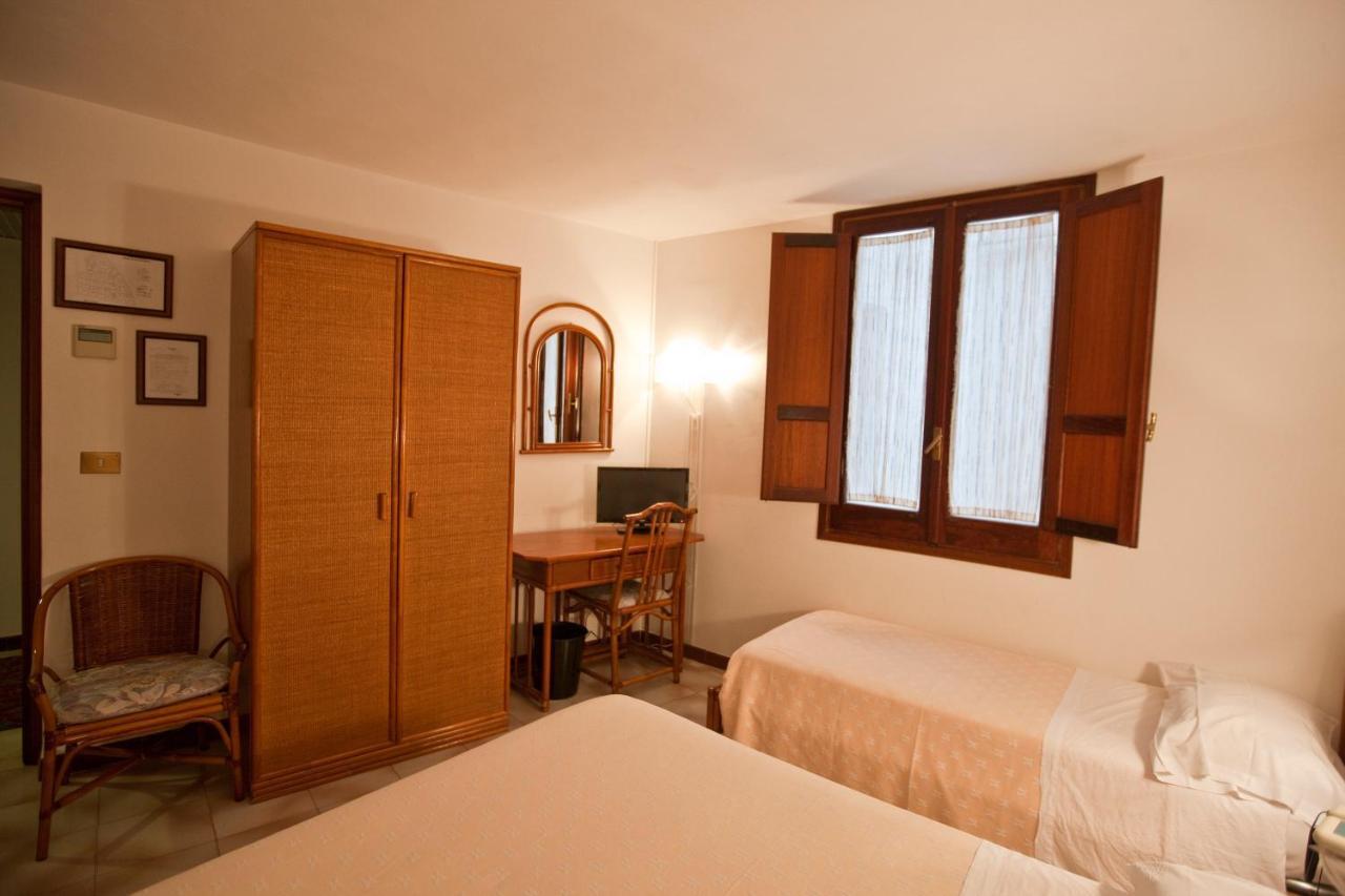 Hotel Moderno Erice Rum bild